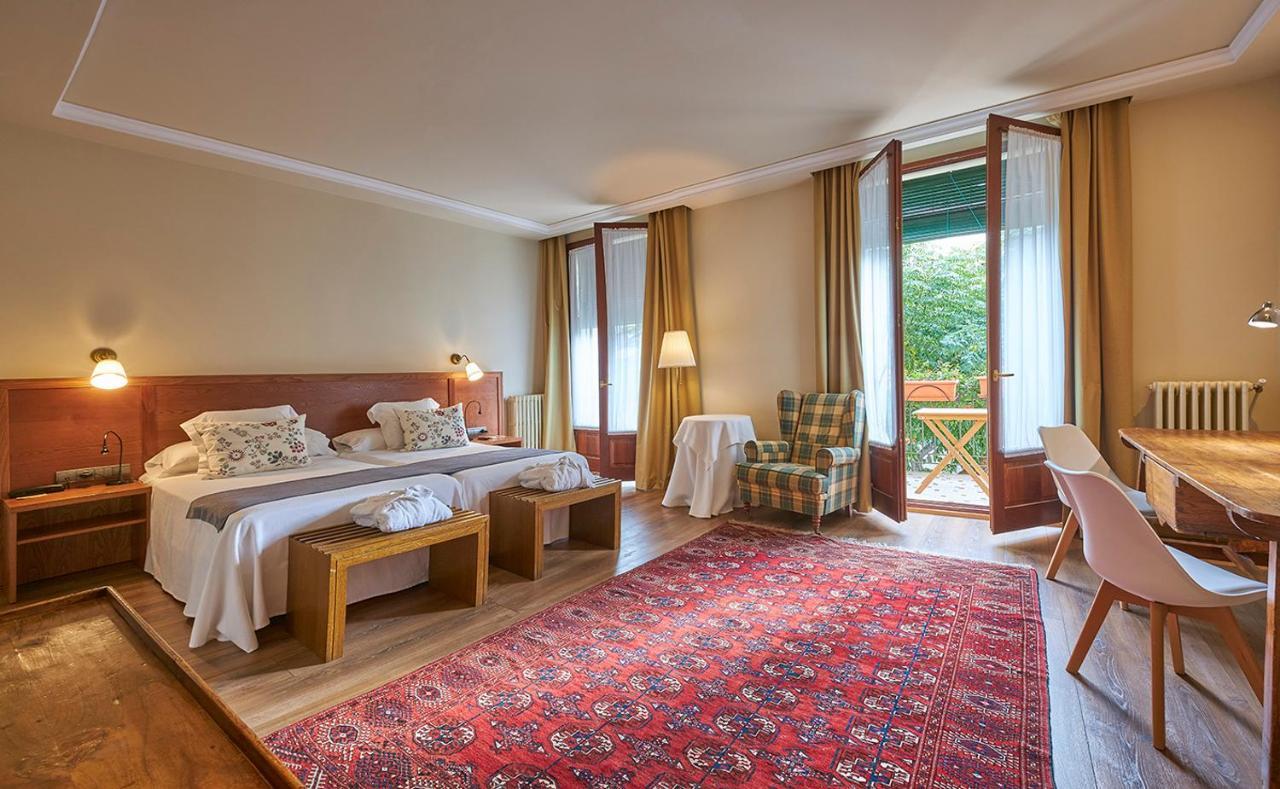 Hotel-Hostal Sport Falset Dış mekan fotoğraf