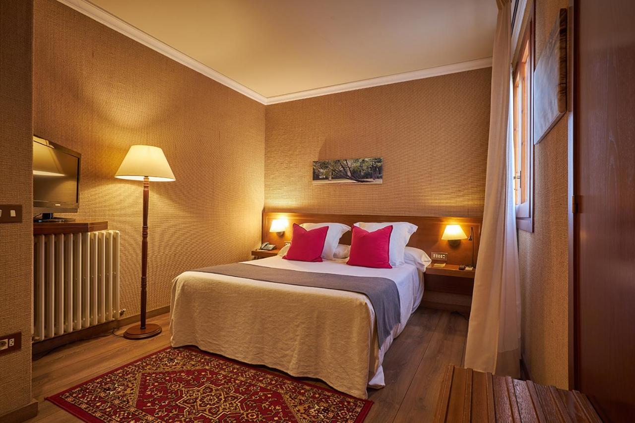 Hotel-Hostal Sport Falset Dış mekan fotoğraf