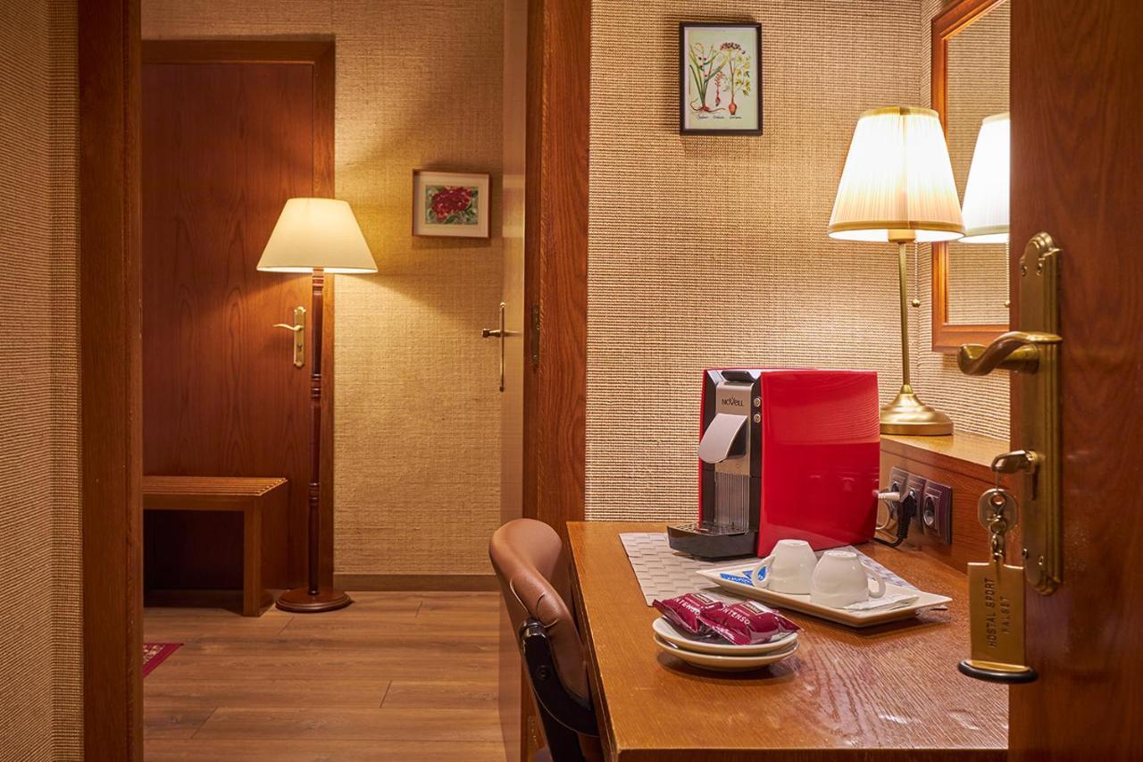 Hotel-Hostal Sport Falset Dış mekan fotoğraf