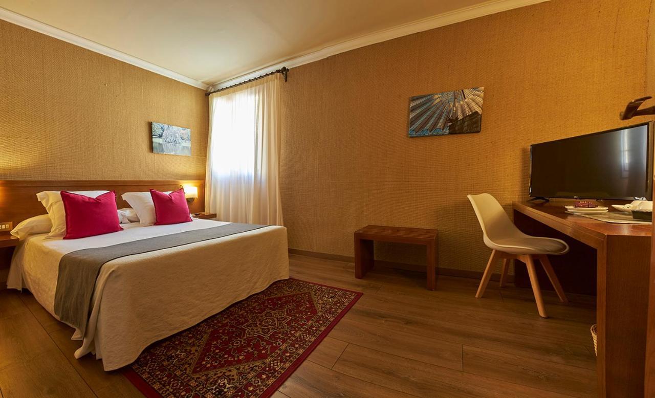 Hotel-Hostal Sport Falset Dış mekan fotoğraf