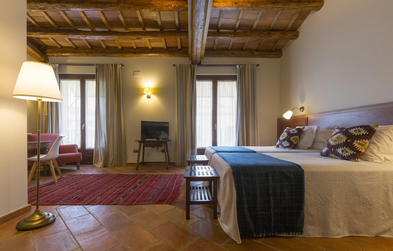 Hotel-Hostal Sport Falset Dış mekan fotoğraf