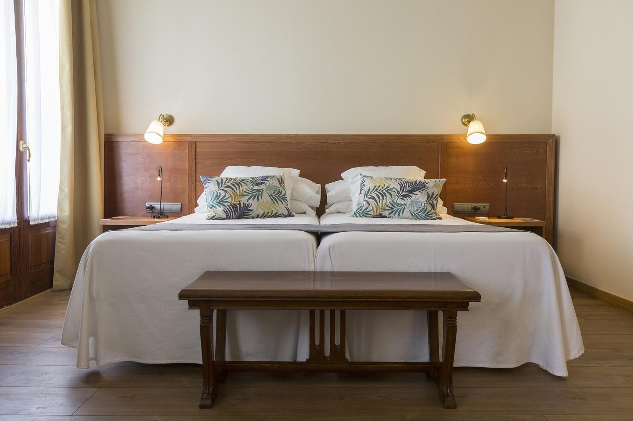 Hotel-Hostal Sport Falset Dış mekan fotoğraf