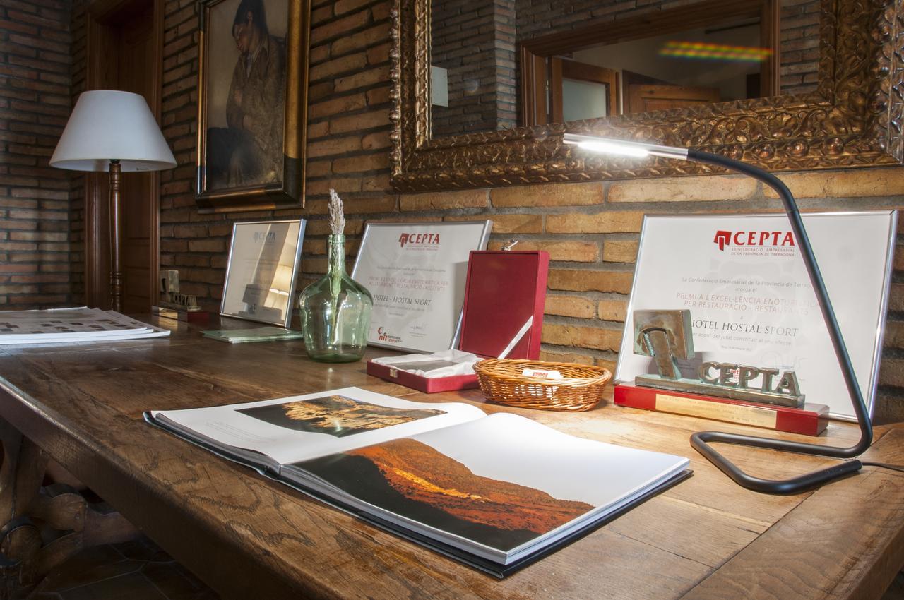 Hotel-Hostal Sport Falset Dış mekan fotoğraf