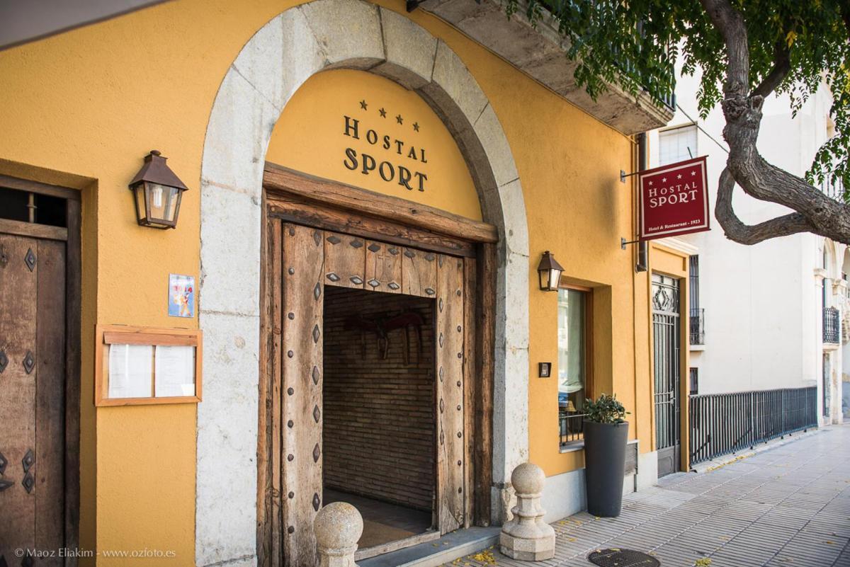 Hotel-Hostal Sport Falset Dış mekan fotoğraf